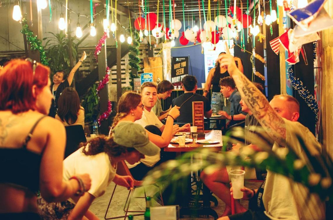 Area81 Hideout Hostel Bangkok Bagian luar foto